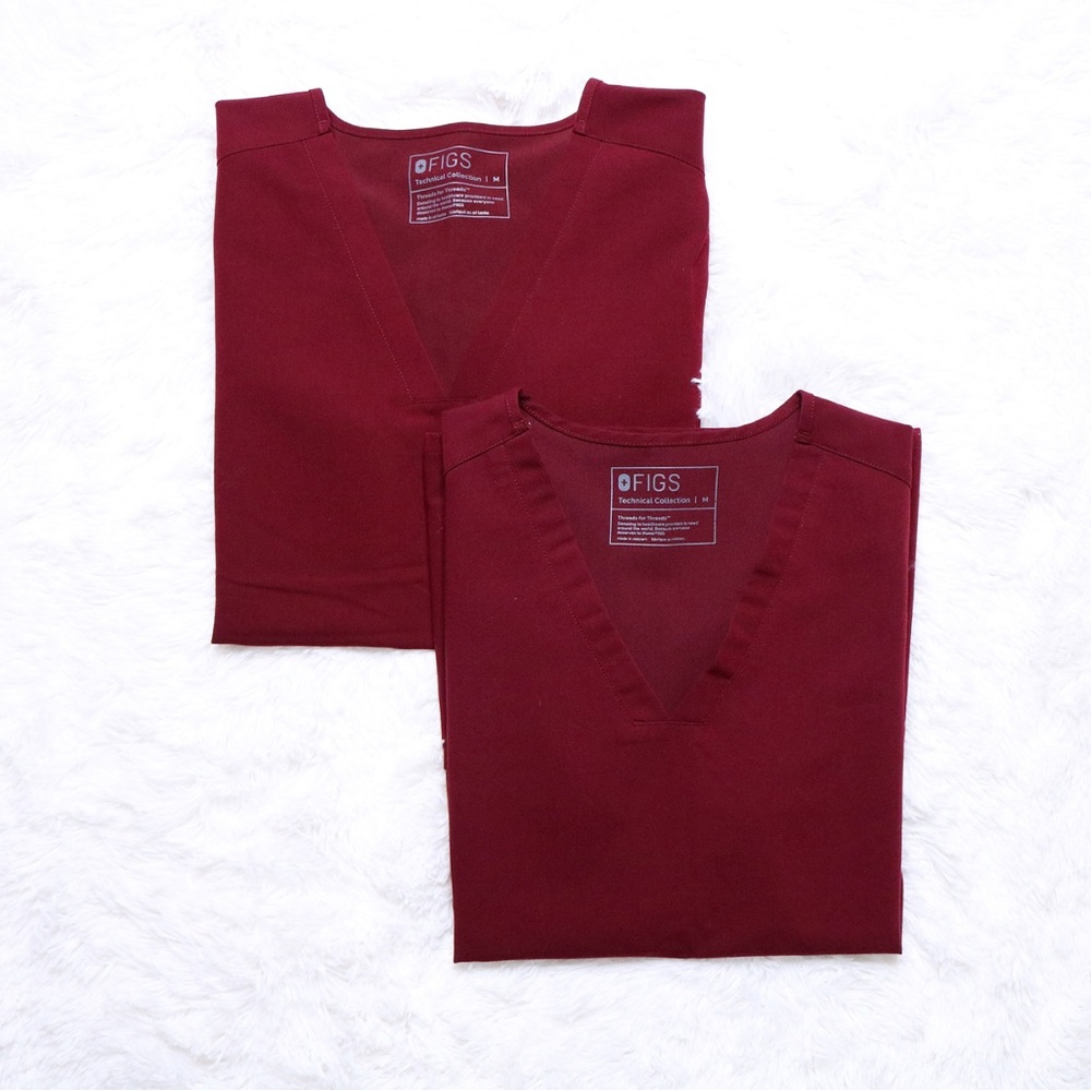 FIGS Burgundy Casma Three Pocket Scrub Top (Set of Two) in Burgundy
